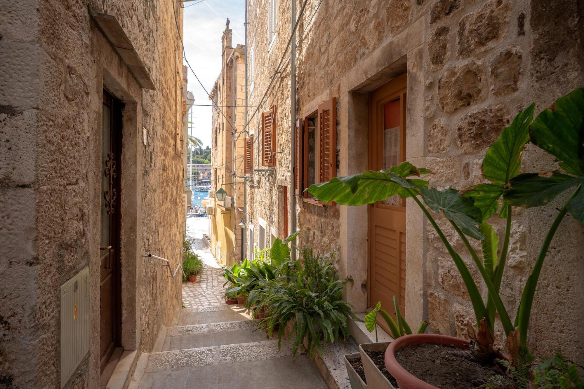 Harbourside Guesthouse Mandina - Zf Hvar Hvar Town Eksteriør bilde